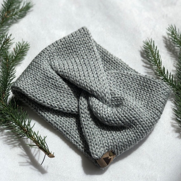Pale Grey Knit Headband - Picture 2 of 4